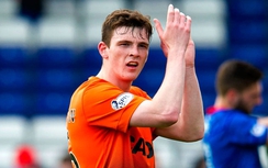 Bốn đại gia Ngoại hạng Anh tranh giành sao hạng Nhất