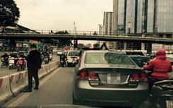 "Soái ca" tè bậy giữa phố bị phạt 200.000 đồng