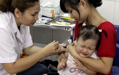 Cứu sống trẻ 6 tháng tuổi sốc phản vệ sau tiêm phòng Quinvaxem