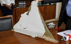 Malaysia - Australia điều tra mảnh vỡ nghi của MH370 ở Mozambique