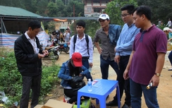 Nhà chùa phản đối việc mua vé vào cổng Hương Tích