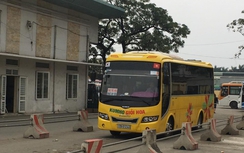 Xe Giỏi Hoa giả giấy phép, ung dung qua 4 tỉnh