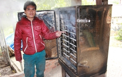 Bí thư huyện ủy đào núi tìm vàng hay làm hầm rượu?