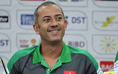 “HLV Hữu Thắng dùng cầu thủ biết chơi bóng”