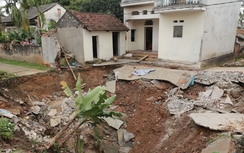 Khắc phục “hố tử thần” sâu hơn 10 m ở Hà Nội