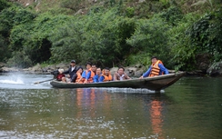 “Ăn cơm Mường Quạ, thưởng cá sông Giăng”