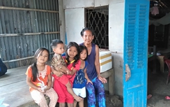 Hạn mặn khốc liệt: Bỏ làng lên phố “tha phương cầu thực”