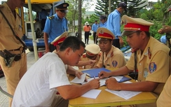 Quảng Trị: Xử phạt gần 100 trường hợp xe chở quá tải