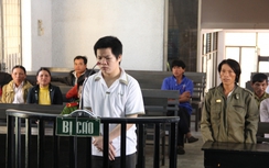 Hiếp dâm bất thành, ném cháu bé 5 tuổi xuống giếng