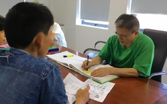 Nước mắt được làm cha của 2 ông bố liệt nửa người