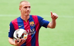 Barca lo vá lỗ hổng hàng thủ mùa giải mới