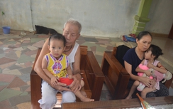 Nhói lòng con trẻ mồ côi vì tai nạn giao thông