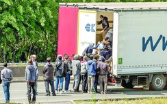 Hơn 10.000 người nhập cư lậu trót lọt vào Anh mỗi năm