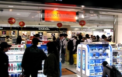 Mở cửa hàng miễn thuế tại khu vực nhập cảnh để hút doanh thu