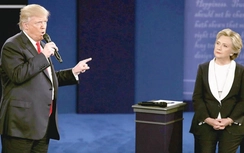 Trump tung đòn hiểm, vẫn lép vế bà Clinton