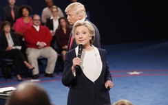 Bà Clinton bỏ xa ông Trump 8 điểm