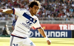 Cựu sao M.U dùng lương làm từ thiện