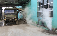 Dân tố nhà máy xử lý và chế biến rác thải gây ô nhiễm