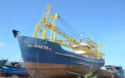 Nhà cung cấp máy tàu “tháo chạy”, ngư dân khốn đốn