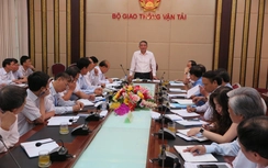 Tạo điều kiện cho người dân, DN nhưng không buông lỏng quản lý