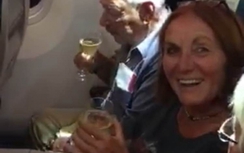 Bất ngờ tiệc sinh nhật trên chuyến bay Vietnam Airlines