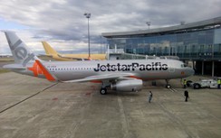 Hãng hàng không đồng loạt hoãn, hủy nhiều chuyến bay do bão số 10