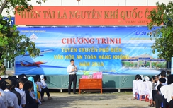 An toàn hàng không hấp dẫn 1.600 học sinh tại Cam Ranh