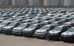 Chờ thuế, lượng ô tô nhập khẩu sụt giảm mạnh