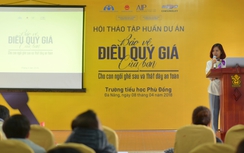 Hãy để trẻ em ngồi ghế sau và thắt dây an toàn