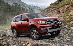 Ford Everest 2018 sắp cập cảng, giá giảm trăm triệu