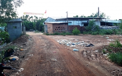 Nhà máy rác bị đình chỉ vẫn hoạt động:Dân tụ tập phản đối