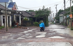 Thi công dở dang vì vướng GPMB, đoạn đường 50m thành "điểm đen" TNGT