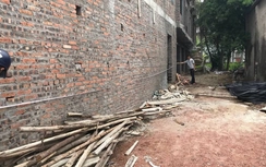 Nam công nhân rơi từ tầng 3 xuống đất tử vong