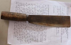 Em chồng cầm dao truy sát chị dâu đến chết