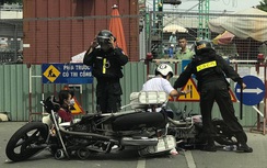 Bị dừng xe kiểm tra, tài xế đâm gãy chân cảnh sát cơ động