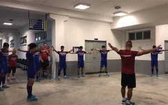 Sấm sét, mưa lớn khiến U22 Việt Nam phải hủy buổi tập