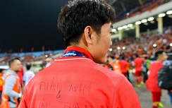 Xuân Trường mặc áo ghi tên Tuấn Anh, Văn Thanh ăn mừng vô địch