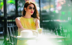 Á hậu Thể thao Phạm Hương tươi tắn xuống phố