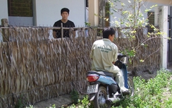 Đi xin việc, "cướp" Iphone 5 của giám đốc