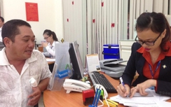 "Bé An" đưa "thằng Cò" Phùng Ngọc đi làm thẻ ngân hàng