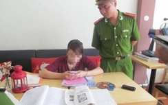 Sẽ xử lý đối tượng dùng điện thoại đọc lời giải vào phòng thi