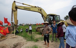 Công an Cẩm Giàng phủ nhận vụ "máy xúc cán người"