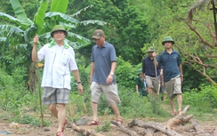 Giám đốc công an Nghệ An vượt rừng vào điều tra thảm sát