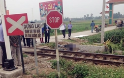 Chạy xe bất chấp cảnh báo, 1 người bị tàu hỏa đâm chết
