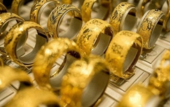 Giá vàng tăng trở lại, cổ phiếu giảm mạnh