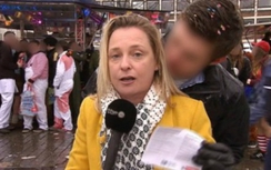 Đang ghi hình trực tiếp đầu năm, nữ phóng viên bị sàm sỡ