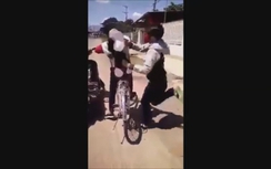 Truy tìm "nữ quái" giả nam đánh nữ sinh cấp 2 dã man