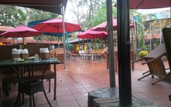 Cà phê New Wind "xẻ thịt" Nhà văn hóa: Chủ tịch phường "loanh quanh"!