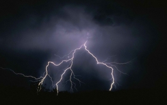 Sét đánh 4 người thương vong ở Lâm Đồng