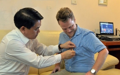 "Ông Tây dọn cống thối" được Chủ tịch Hà Nội tuyên dương